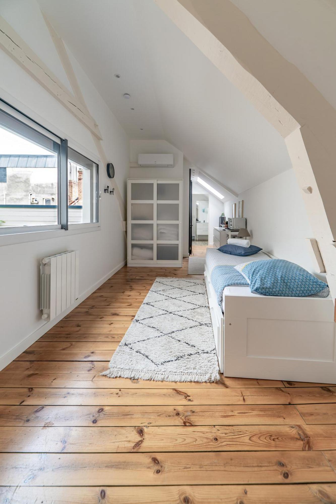 Grande Maison Vichy - Maison Ou Appartements En Centre Ville Room photo