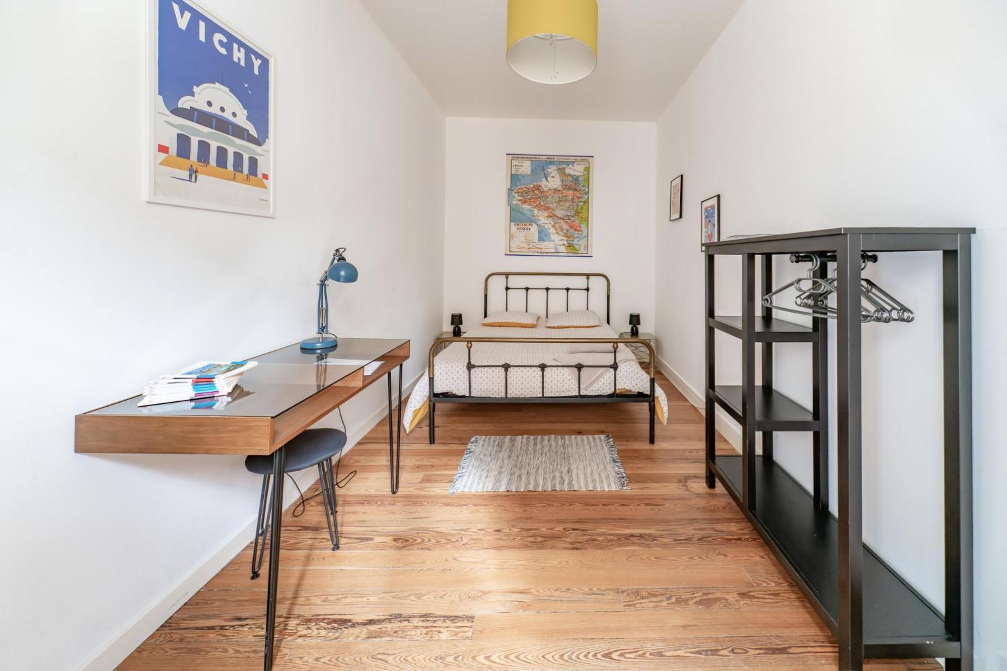 Grande Maison Vichy - Maison Ou Appartements En Centre Ville Room photo